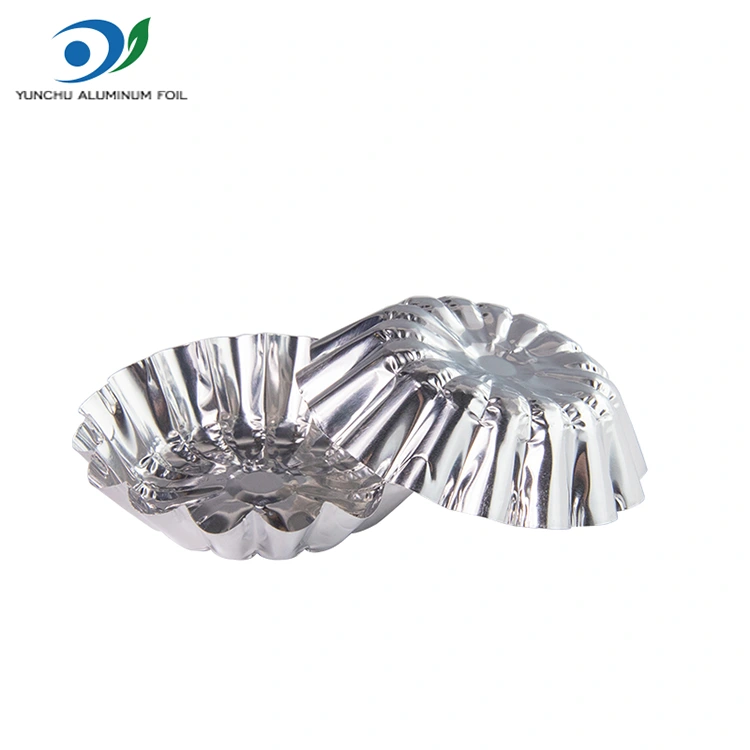 Tart trứng được nướng trong hộp đựng thức ăn bằng nhôm bằng bạc